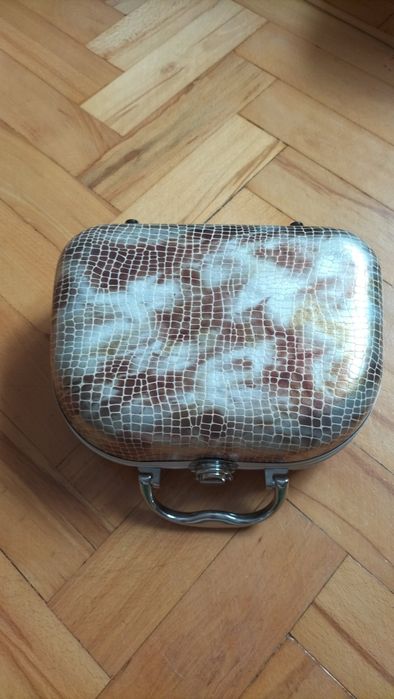 Kuferek szkatułka pudełko na biżuterię lub kosmetyki