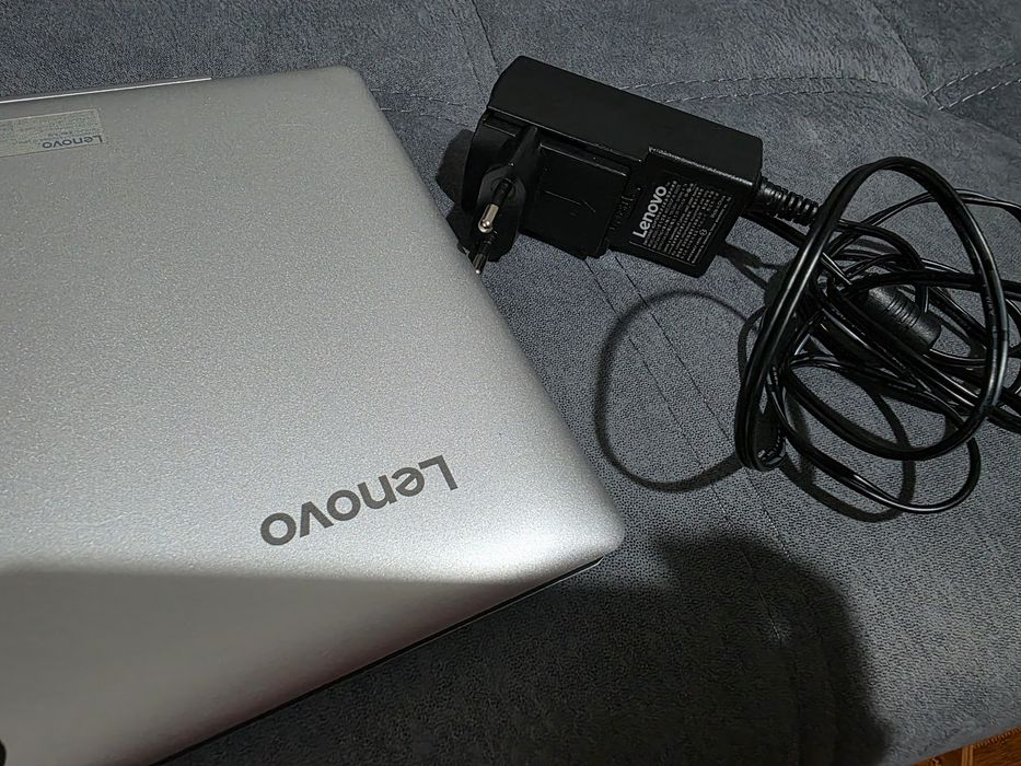 Pc/ tablet Lenovo semi novo