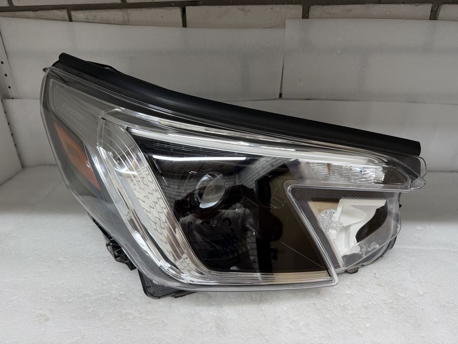 Фара  фары Subaru Forester SK S14 2022+  LED USA та ЕВРОПА