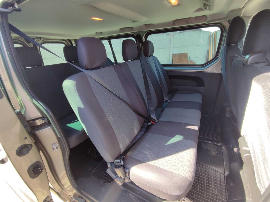 Wynajem bus 9 osobowy Renault Trafic DCI LONG autolaweta laweta