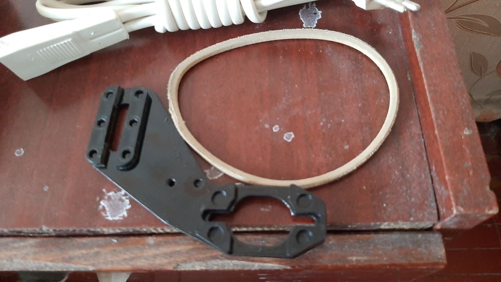 К швейным машинками новый польский электропривод Tur-2.