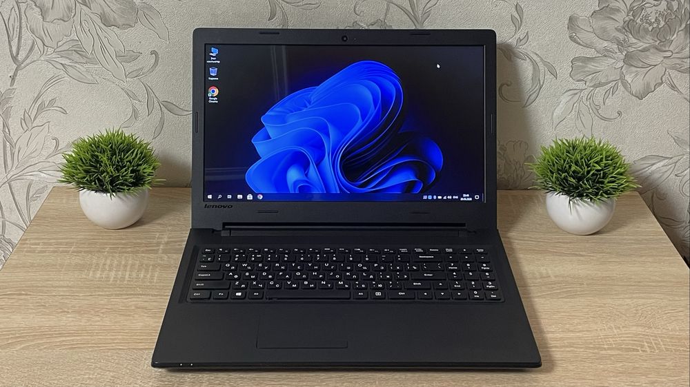 Ноутбук Lenovo IdeaPad 100-15IBD / 8 GB RAM / Nvidia GeForce 920M / 2 год. акб