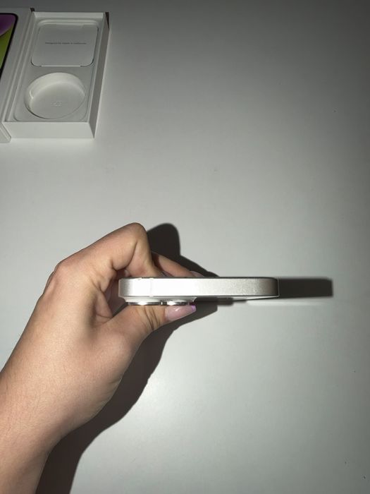 iPhone 14 128GB Branco + Acessórios