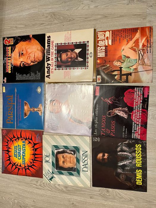 Vinis variados em bom estado