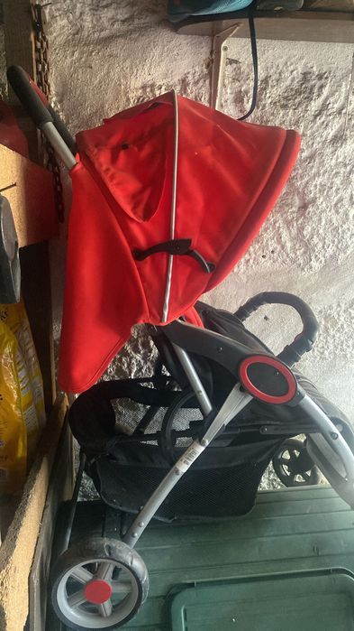 Carrinho de bebé praticamente novo