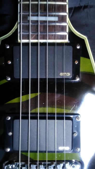 Zakk Wylde flying V cammo Gibson chinesa