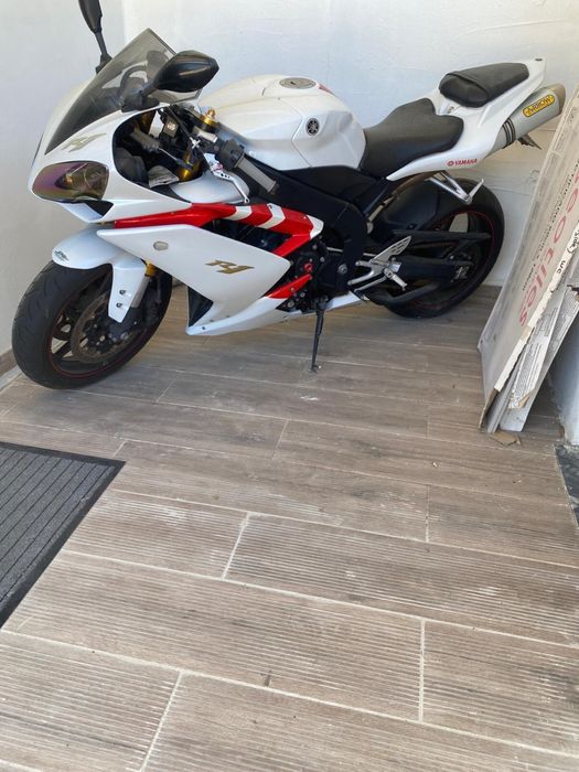 Moto yamaha modelo:R1