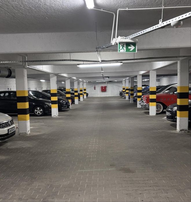 Miejsce postojowe w hali garazowej Polanka