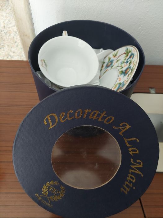 Chávena decorativa francesa antiga