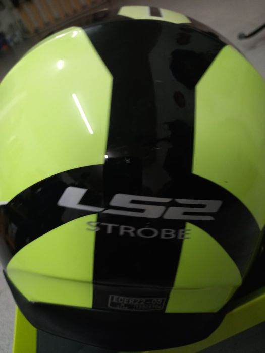 Capacetes  2 usados AGV e LC2