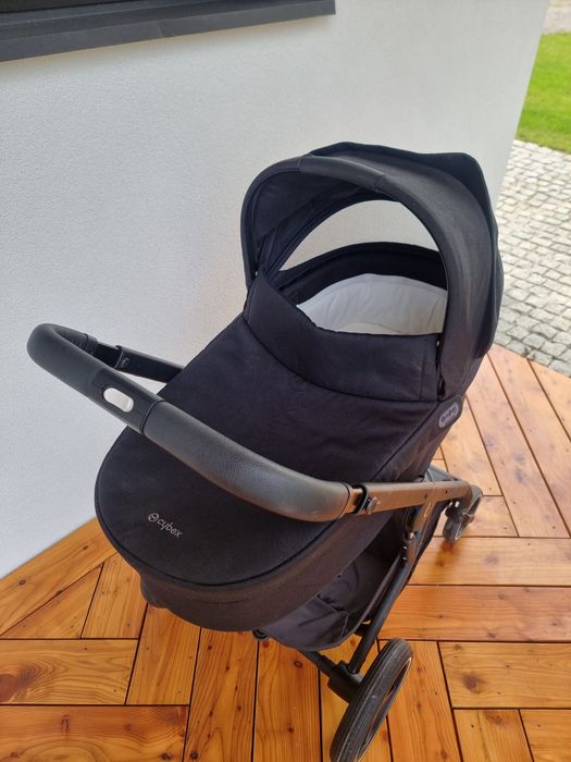 Cybex balios s lux 2023 moon black
