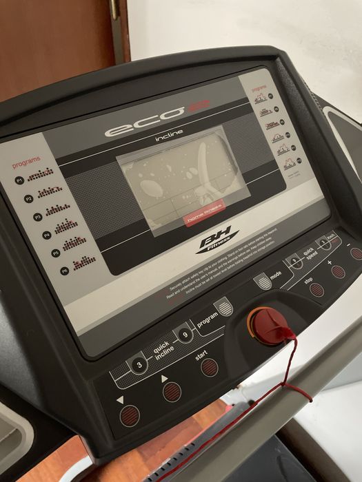 Almost new treadmill443668310724464641