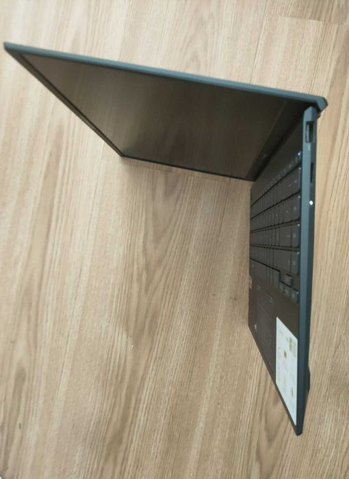 ASUS ZenBook 14 - como Novo - sem uso/caixa/com garantia