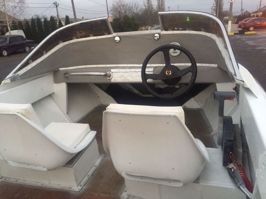 Продам лодку крым