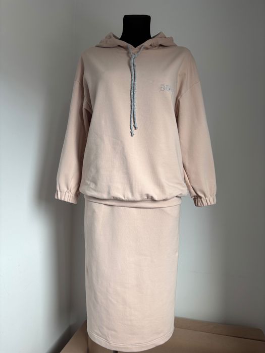 Komplet damski/ spódnica/ koszulka/ chudy