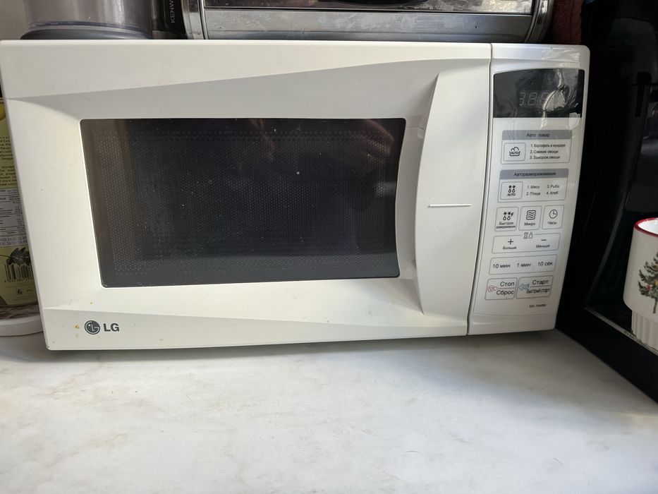 Микроволновка LG идеал; мікрохвильова піч