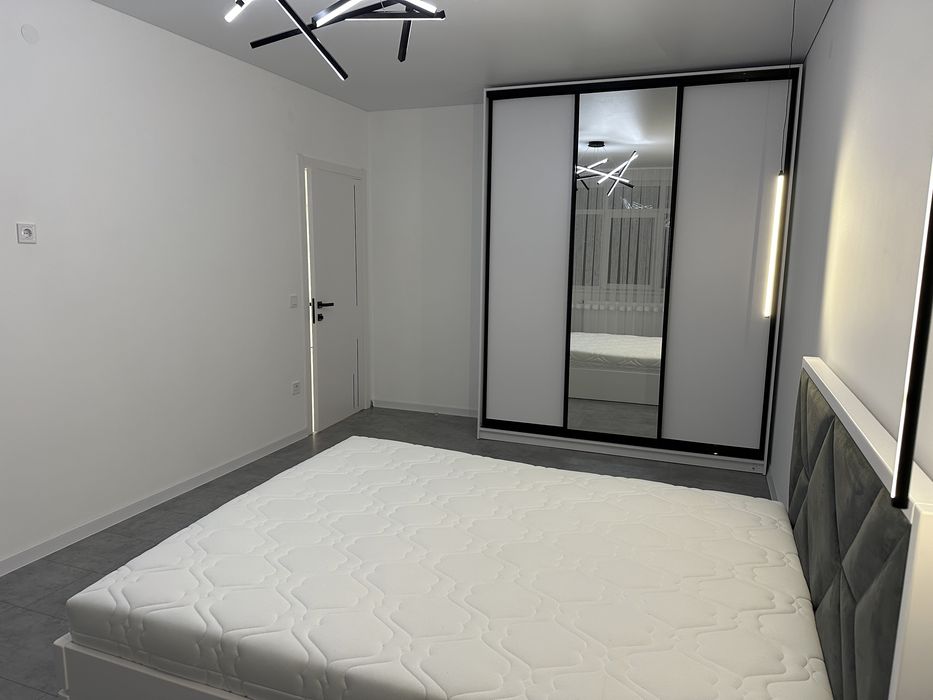 Оренда великої 2-х кімнатної,світло не вимикають