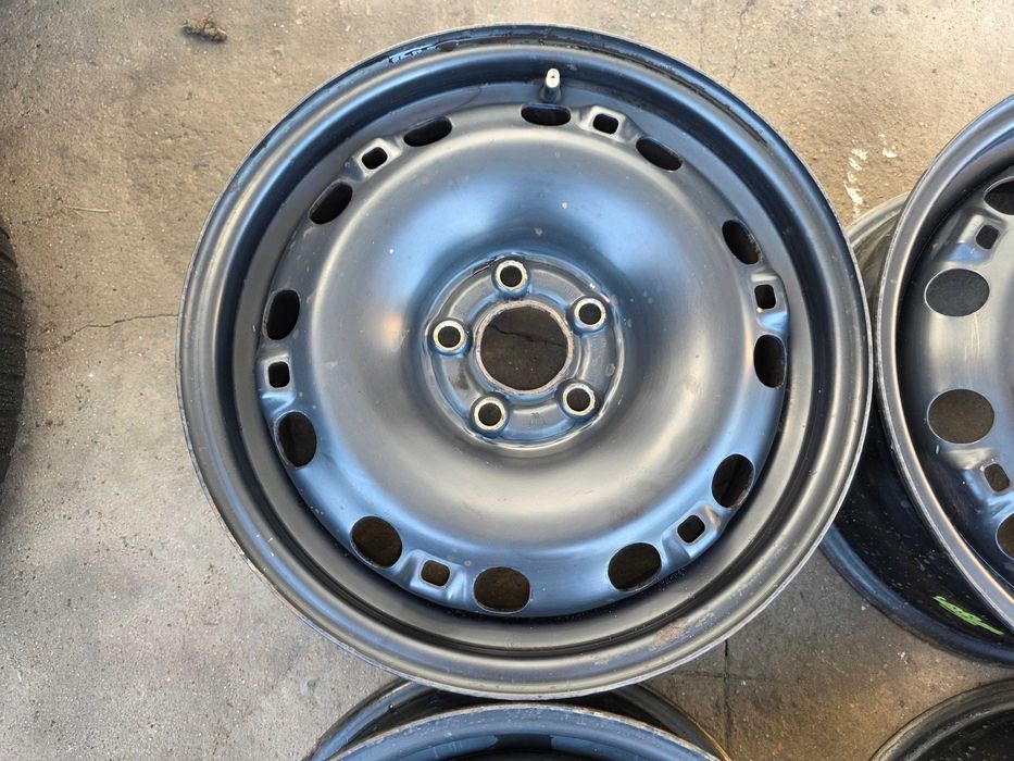 Oryginalne felgi stalowe VW 15" 5x100x57,1 ET 38 Golf IV Skoda Fabia