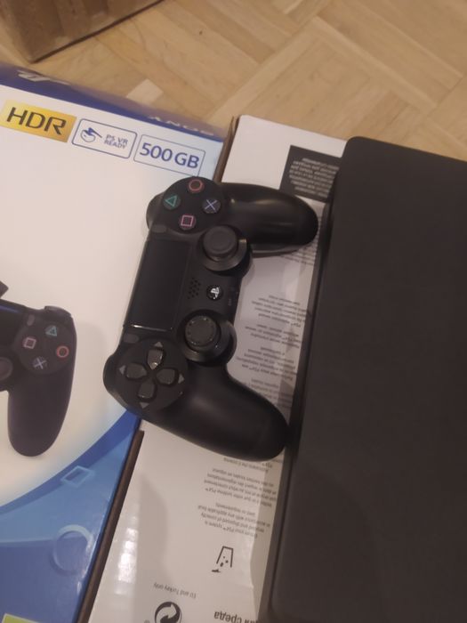 PlayStation 4 + oryginalny pad