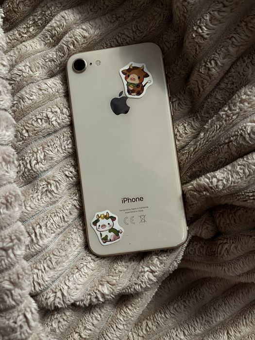 Iphone 8  88% kondycji baterii 64GB