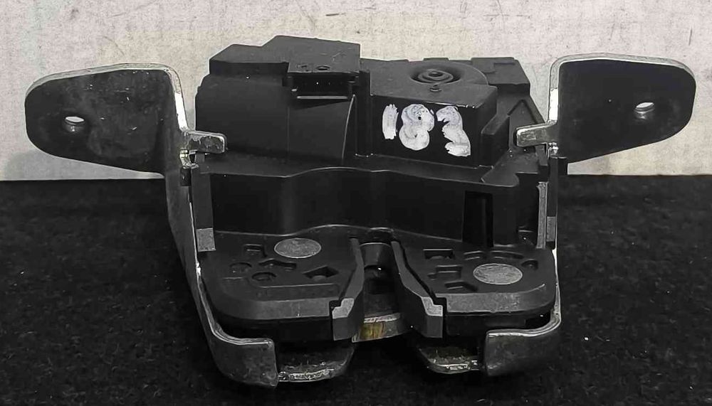 Fechadura / Fecho da Mala A2047400535 - MERCEDES-BENZ GLA-CLASS