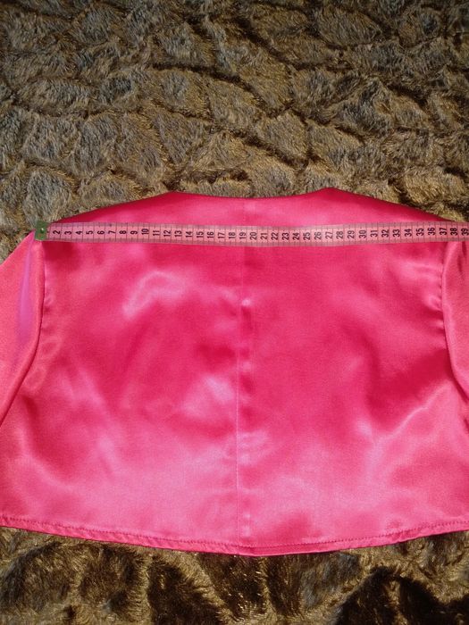 Болеро атласное красного цвета, длинный рукав