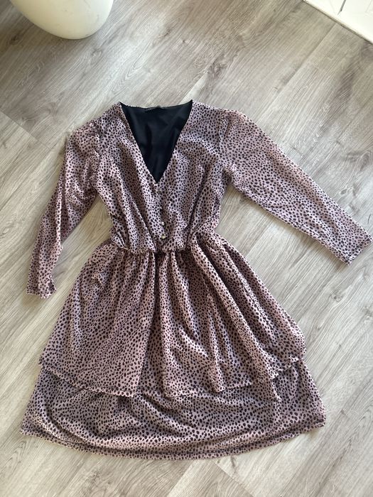 Sliczna sukienka Mohito S 36 w czarne groszki