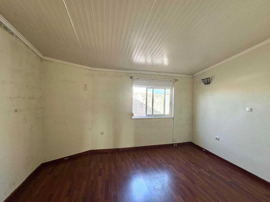 Apartamento T1 com excelente luz natural junto às Olaias