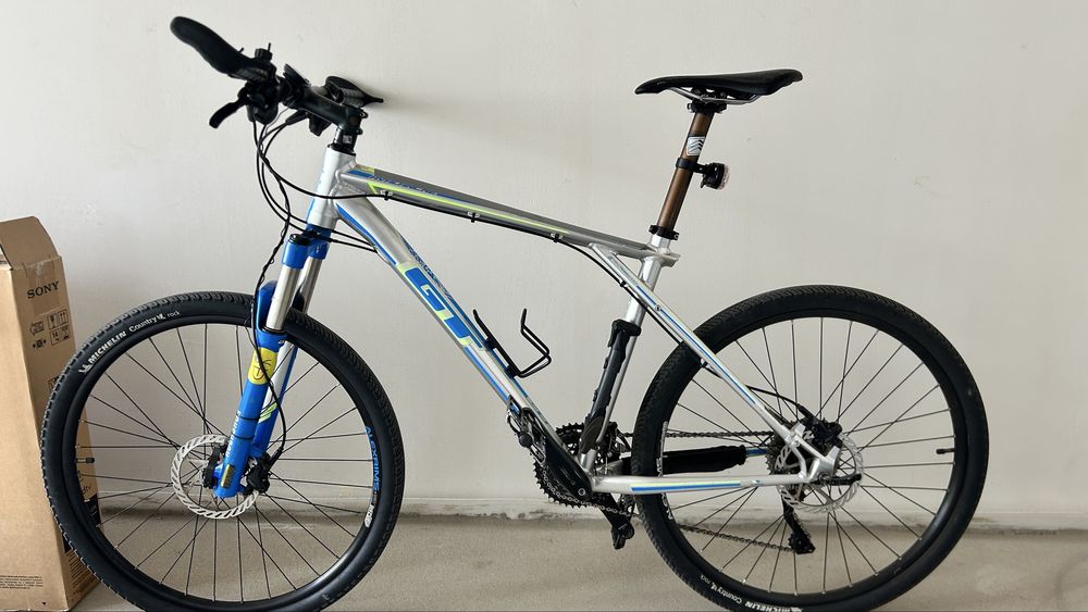 Продам велосипед GT Avalanche 1.0, 26 колеса, deor/xt/rockshox
