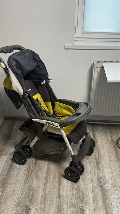 Дитяча коляска для подорожей, італійська фірма PegPerego.