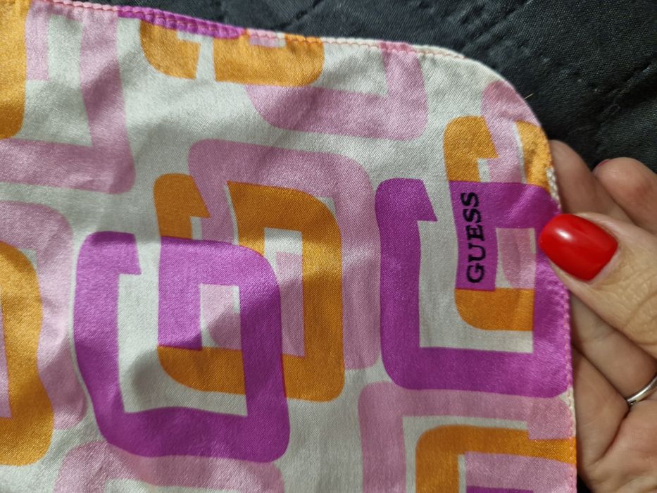 Платок  шовковий   Guess