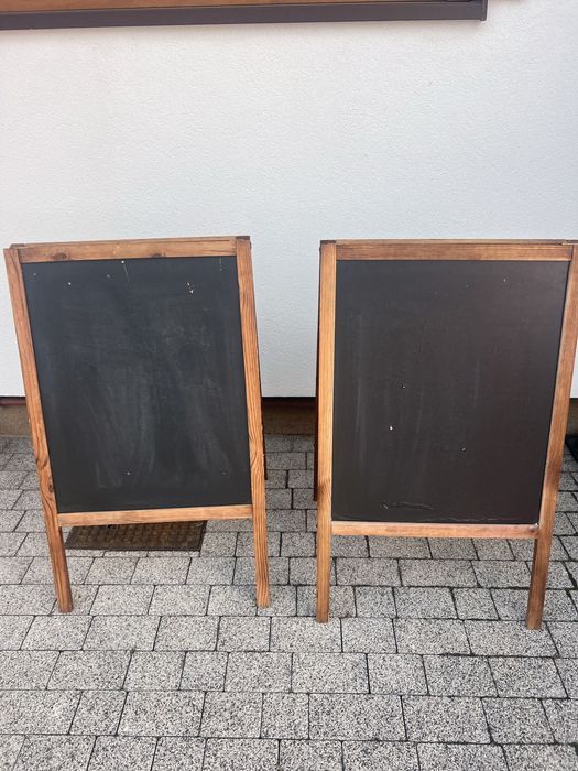 Stojaki na reklame lub promocje w bardzo dobrym stanie