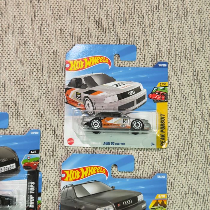 Hot Wheels Audi R8 Spyder + Avant RS2 + 90 Quattro (Selados)