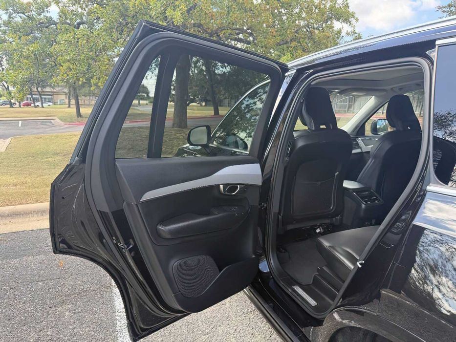 Volvo XC90 B5      2022