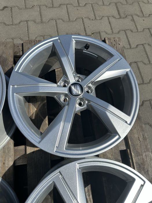 5x100 7,5jx17 et46 17” OE seat audi vw skoda komplet nowe