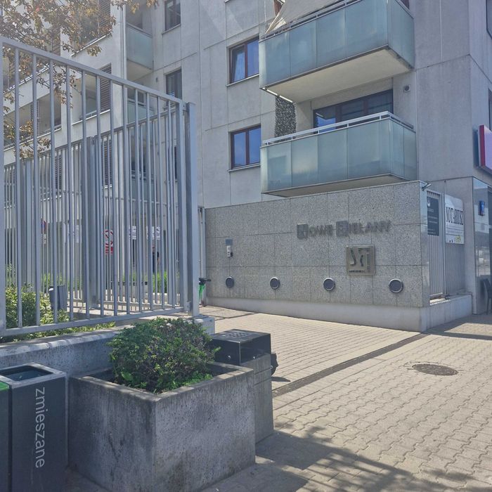 Bielany- przy metrze. Nowe osiedle, 48 m2 , 2 oddzielne pokoje, garaż, ochrona