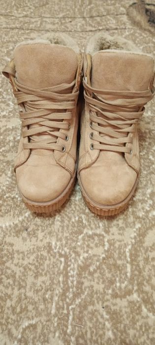 Продам дитячі сапожки.