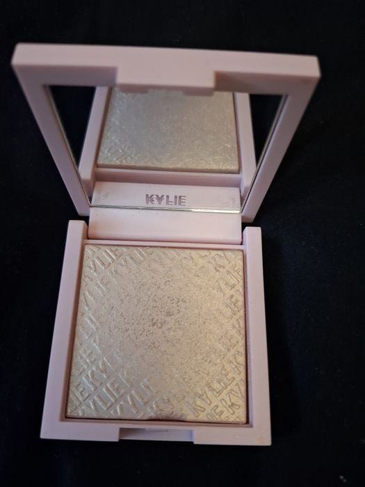 Rozświetlacz Kylighter by Kylie Cosmetics