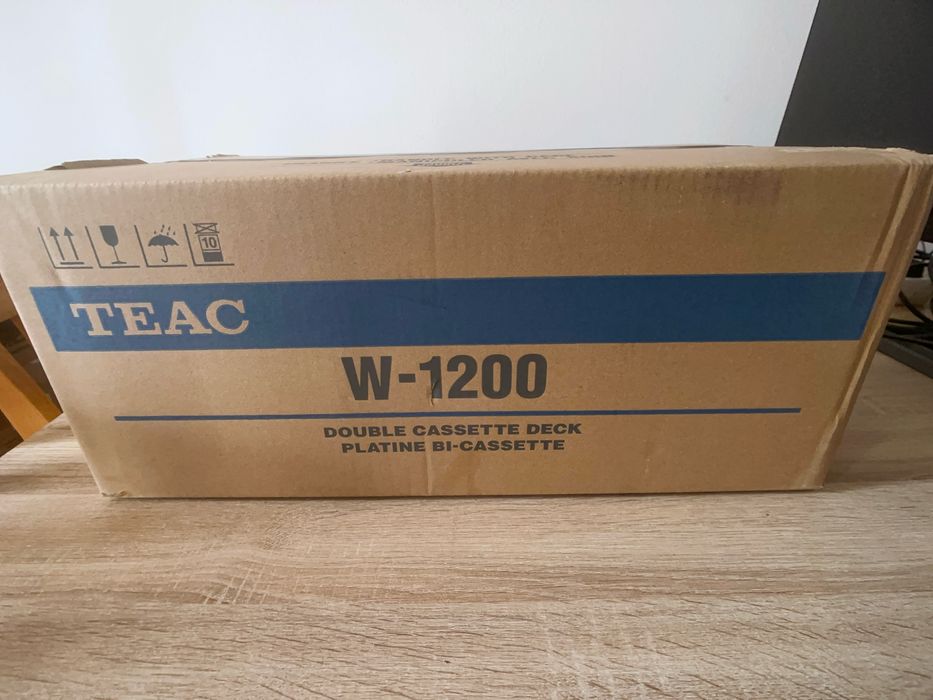 Gravador de Cassetes TEAC W-1200 duplo deck