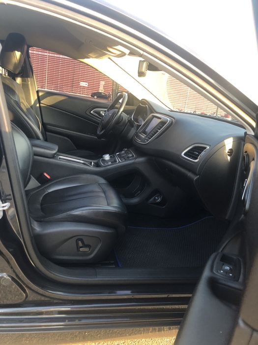 Chrysler 200 хамеліон синій