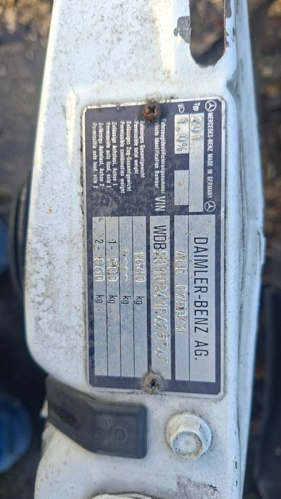 Mercedes 190 na części