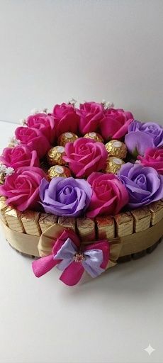 Flowerbox, torcik z merci, Rafaello, ferrero  Rocher , róż mydlanych, prezent ,