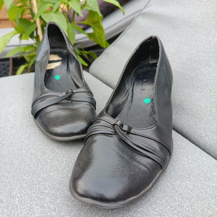 Czółenka czarne rozmiar 40