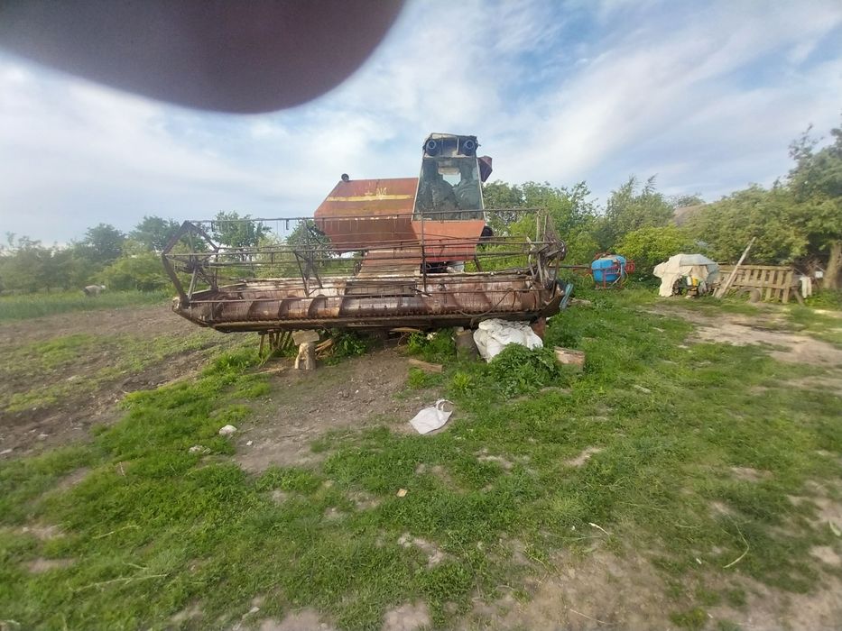 Продам  цілими або по запчастинах