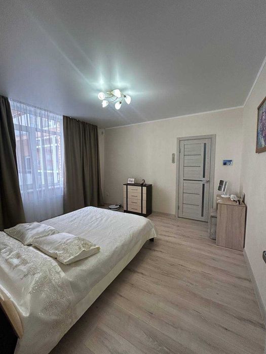 ПРОДАМ 2-кімнатну квартиру з великою кухнею 40 м2 в ЖК "Дмитріївський" на Таїрова