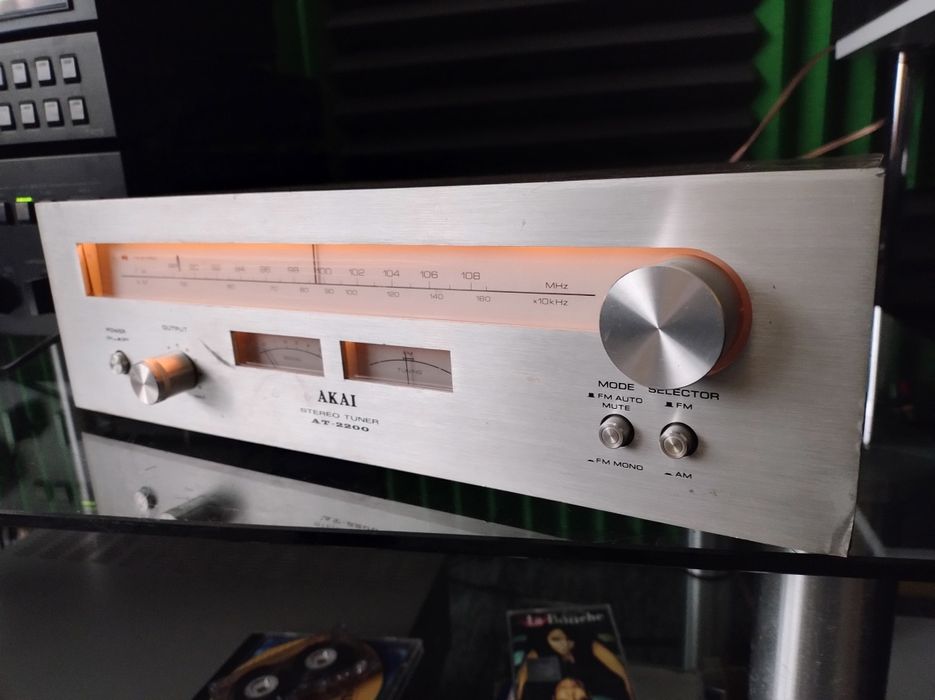 Tuner Akai AT 2200
