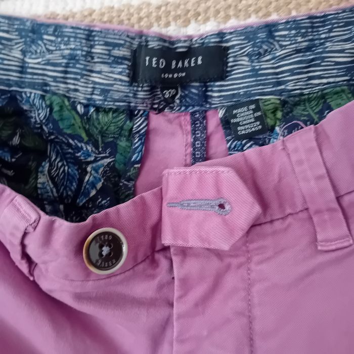 Spodenki 32 Ted Baker  lilia