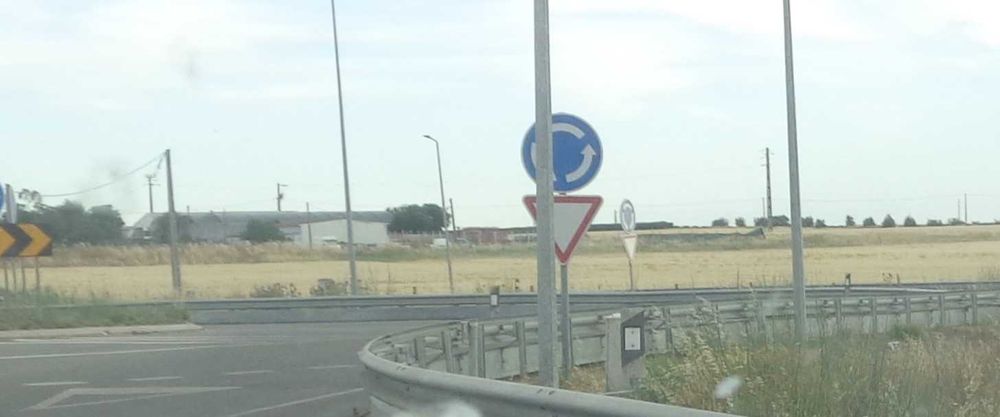 Terreno Junto à estrada, a 600 metros de Beja