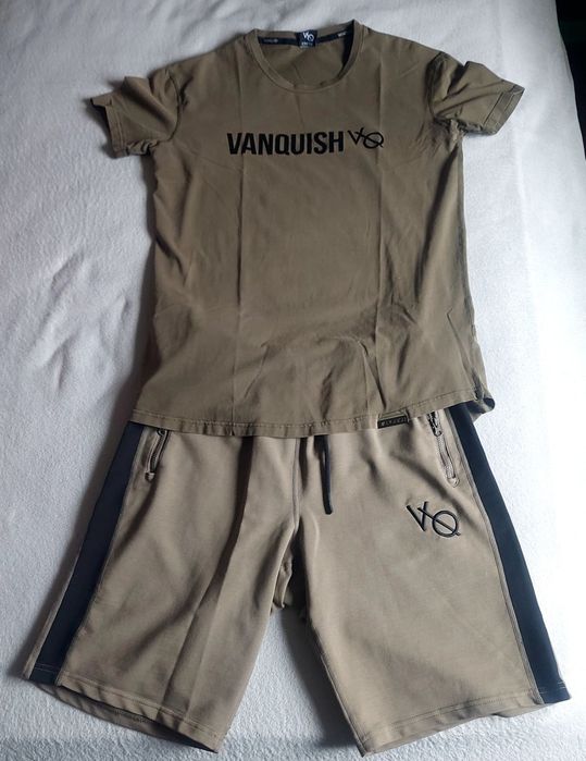 Комплект спортивной одежды от Vanquish Fitness, размер М