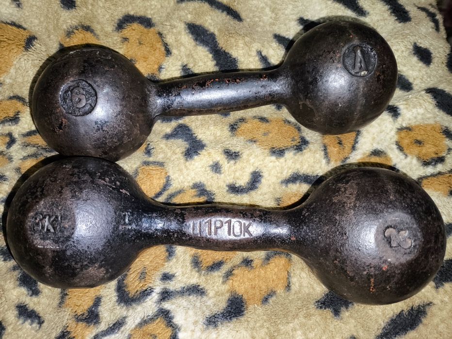 Продам гантели чугун 6 кг СССР